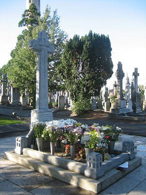 Michael Collins grave