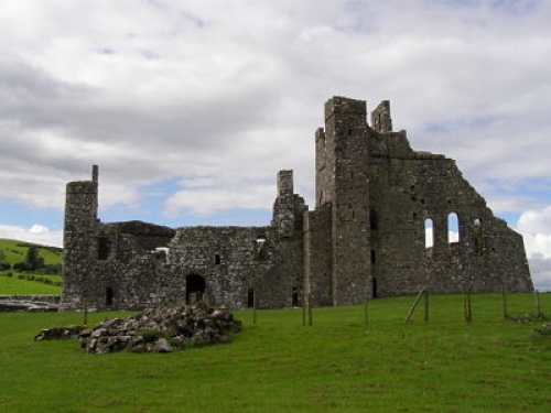 castle-ruins-in-Ireland.jpg